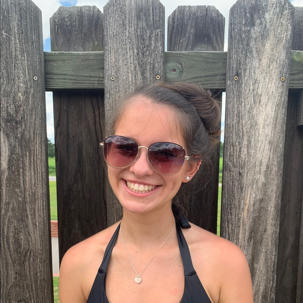 Meet your Posher, Grace